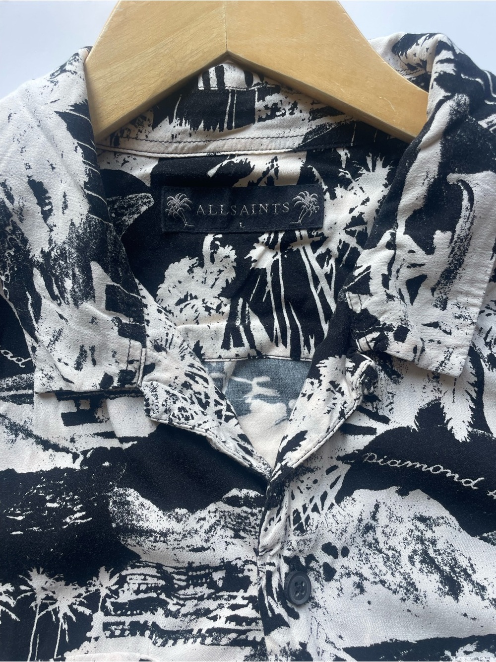 AllSaints Hawaiian Print Button Up Shirt Black Cream Size L - Picture 9 of 10